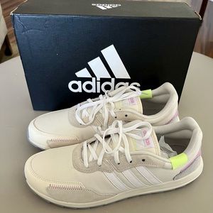 Adidas Women’s Retrorun gray/white/lime/lilac never worn